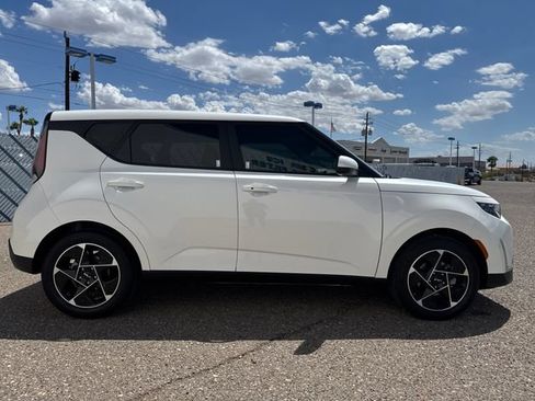 Used 2025 Kia Soul EX FWD image 6