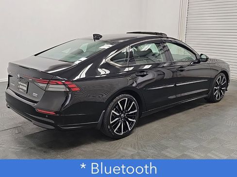 Used 2024 Honda Accord Touring image 9