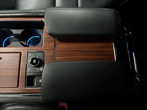 Used 2024 Lincoln Navigator Premiere image 23