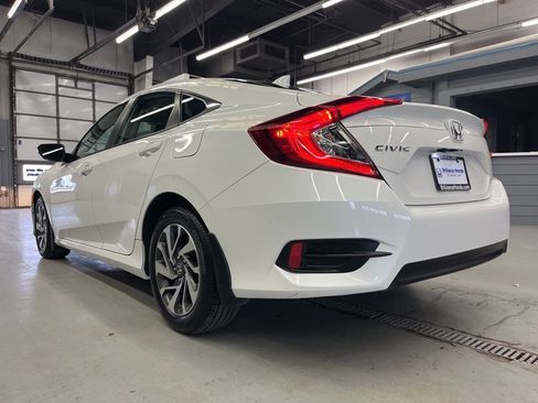 Used 2018 Honda Civic EX image 5