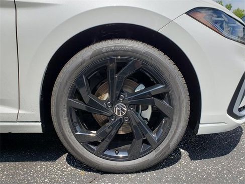 New 2025 Volkswagen Jetta SE image 12