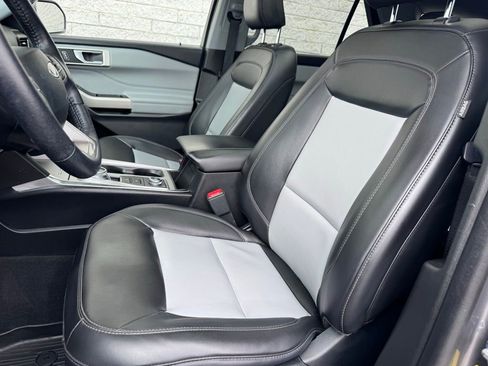 Certified 2023 Ford Explorer XLT w/ Equipment Group 202A image 15
