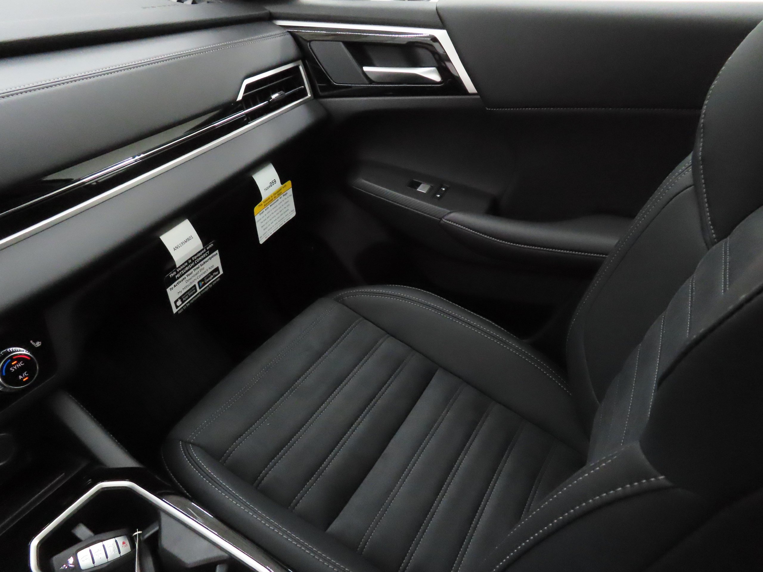 New 2026 Mitsubishi Outlander AWD image 20