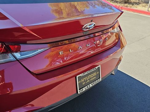 Used 2021 Hyundai Elantra SEL FWD image 11