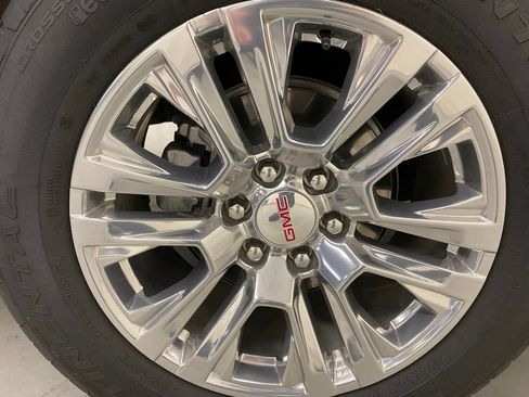Used 2025 GMC Yukon Denali AWD/4WD image 25