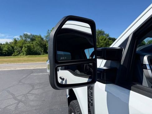 Used 2025 Ford F350 XLT w/ FX4 Off-Road Package AWD/4WD image 18