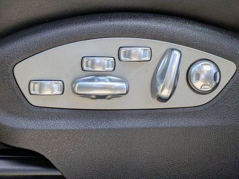 Used 2025 Porsche Macan GTS image 20