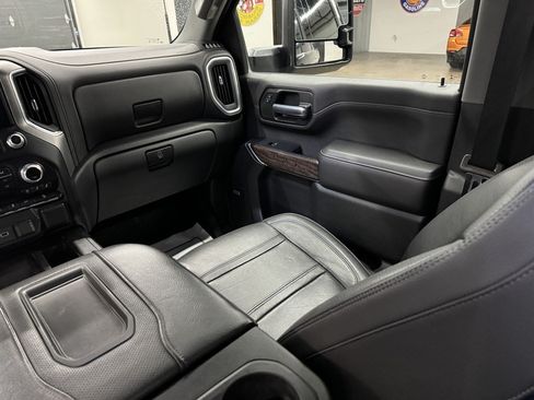 Used 2020 GMC Sierra 2500 Denali w/ Denali Ultimate Package AWD/4WD image 31