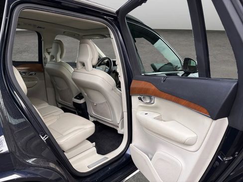 Used 2017 Volvo XC90 T6 Inscription w/ Vision Package image 9