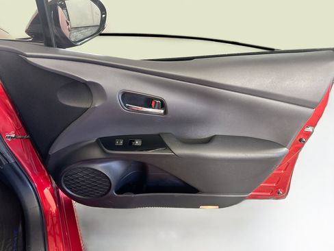 Used 2017 Toyota Prius Prime Advanced FWD image 31