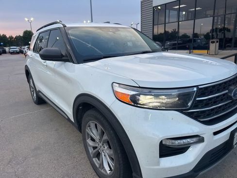 Used 2023 Ford Explorer XLT w/ Equipment Group 202A RWD image 2