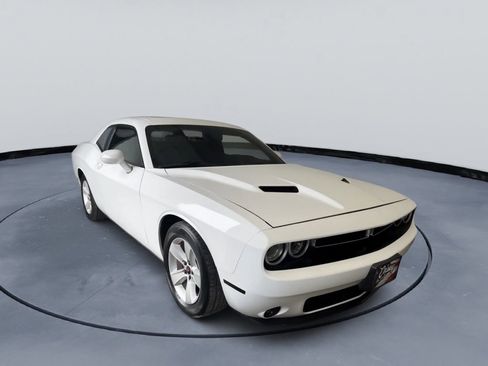 Used 2016 Dodge Challenger R/T Plus RWD image 7
