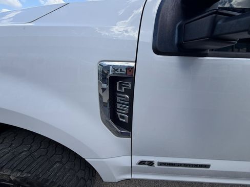 Used 2017 Ford F250 XL w/ Power Equipment Group AWD/4WD image 7