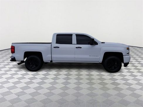 Used 2018 Chevrolet Silverado 1500 LT w/ All Star Edition image 8