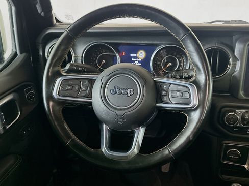 Used 2021 Jeep Wrangler Unlimited Sahara AWD/4WD image 18