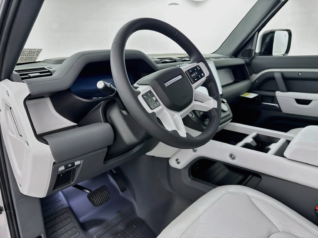 New 2026 Land Rover Defender 110 X-Dynamic SE AWD/4WD image 9