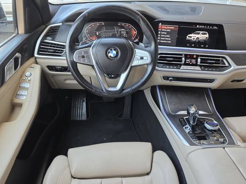 Used 2022 BMW X7 xDrive40i w/ Premium Package AWD/4WD image 11