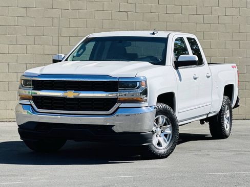 Used 2018 Chevrolet Silverado 1500 LT AWD/4WD image 3