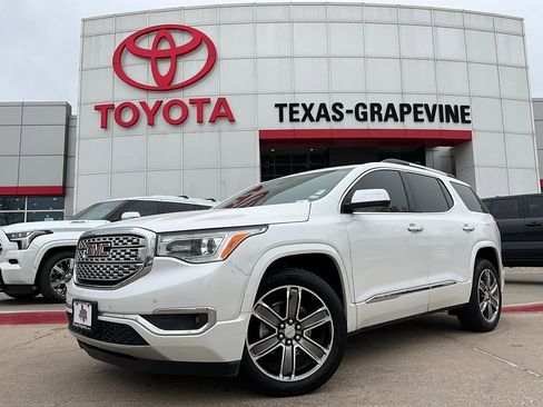 Used 2017 GMC Acadia Denali image 2