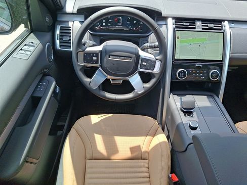 New 2026 Land Rover Discovery Limited Edition AWD/4WD image 4
