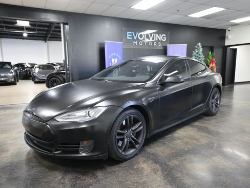 Used 2015 Tesla Model S 85D image 4