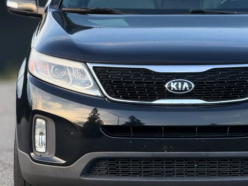 Used 2015 Kia Sorento LX image 11