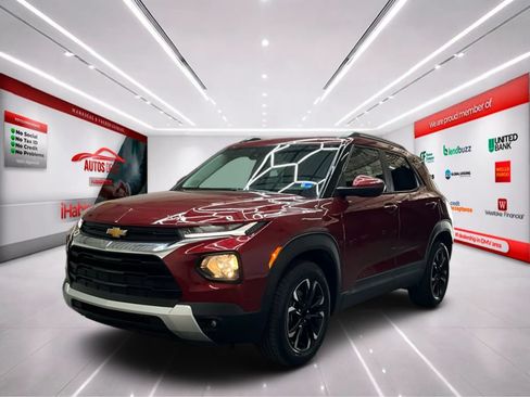 Used 2022 Chevrolet TrailBlazer LT w/ Convenience Package FWD image 3
