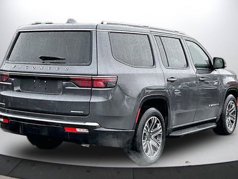 Used 2022 Jeep Wagoneer Series III AWD/4WD image 9