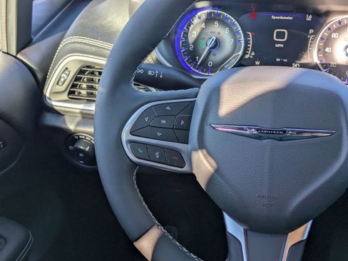 New 2026 Chrysler Pacifica Select image 18