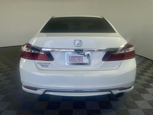 Used 2017 Honda Accord LX image 4