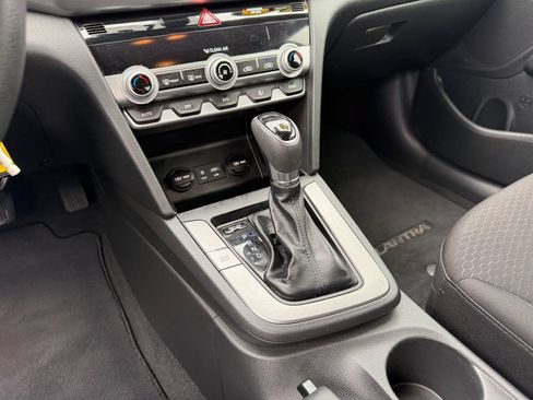 Used 2020 Hyundai Elantra SE w/ Cargo Package (C1) FWD image 23