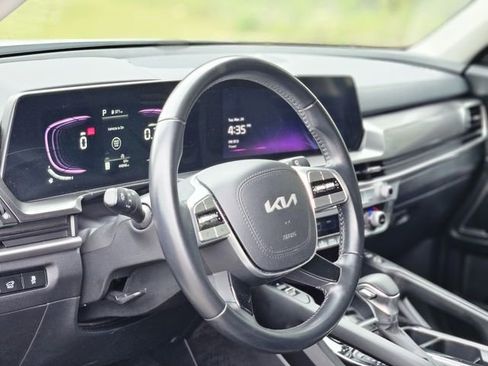 Used 2025 Kia Telluride S FWD image 12