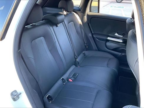 Used 2025 Mercedes-Benz GLA 250 image 37
