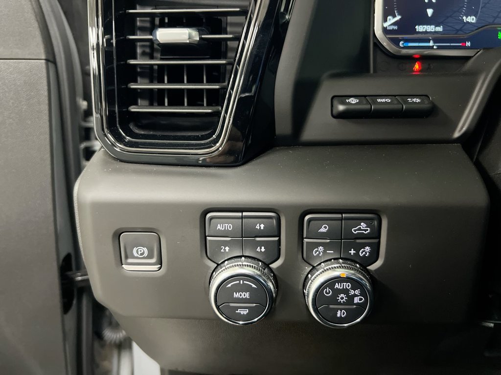 Used 2024 GMC Sierra 2500 AT4 w/ AT4 Premium Plus Package AWD/4WD image 19