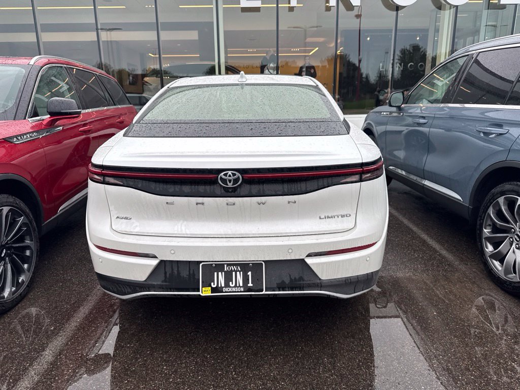 Used 2023 Toyota Crown AWD/4WD image 5