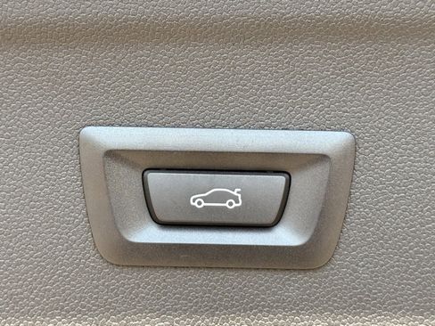 Used 2025 BMW iX xDrive50 w/ Premium Package image 15