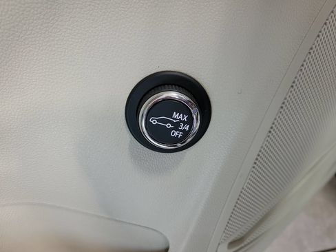 Used 2022 Buick Envision Essence w/ Safety Package FWD image 36
