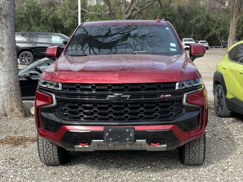 Used 2023 Chevrolet Suburban Z71 image 2