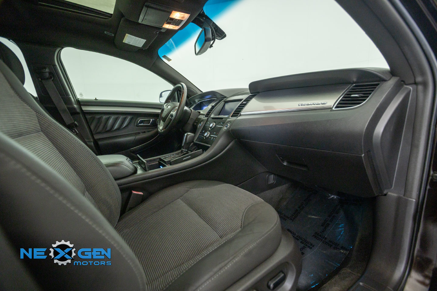 Used 2013 Ford Taurus SEL FWD image 40