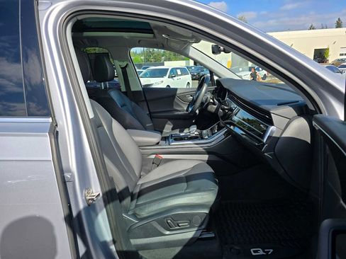 Used 2021 Audi Q7 3.0T Premium Plus w/ Premium Plus Package AWD/4WD image 11