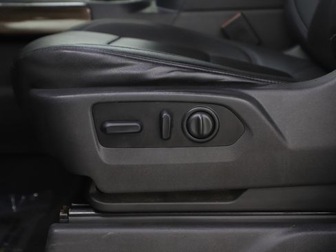 Used 2021 Chevrolet Silverado 1500 LT Trail Boss w/ Convenience Package II image 22