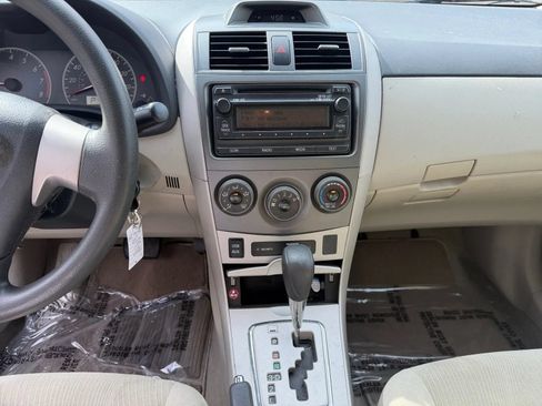 Used 2012 Toyota Corolla LE FWD image 12