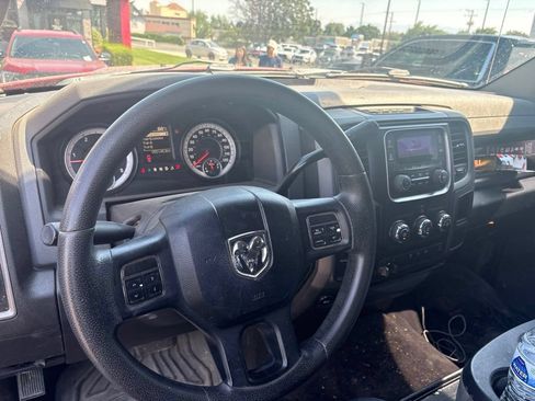 Used 2013 RAM 2500 Tradesman w/ Chrome Appearance Group AWD/4WD image 10