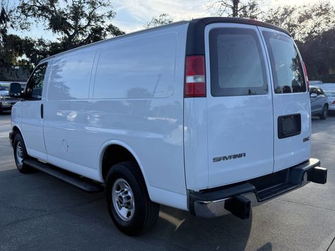 Used 2018 GMC Savana 2500 w/ Driver Convenience Package image 10