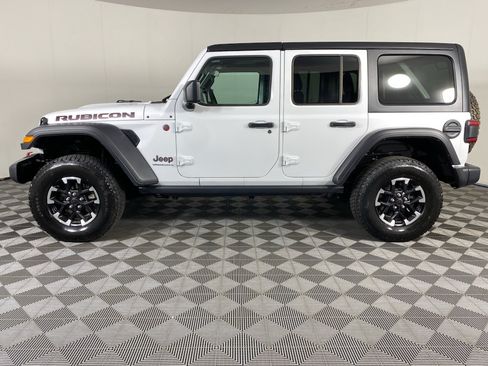 Used 2025 Jeep Wrangler Unlimited Rubicon AWD/4WD image 4