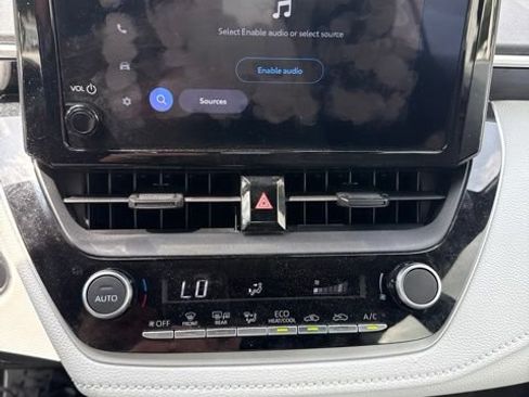Used 2025 Toyota Corolla SE FWD image 12