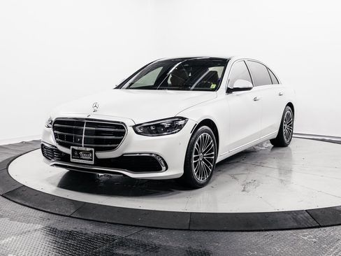 Used 2024 Mercedes-Benz S 580 S 580 image 3