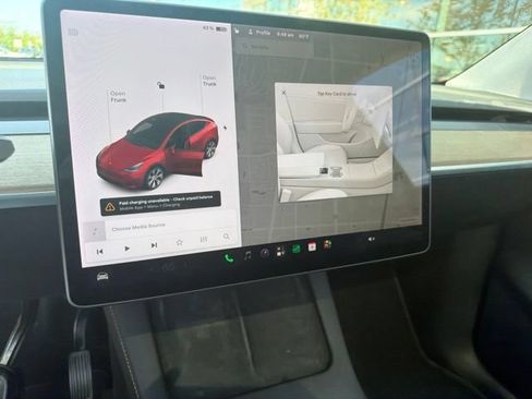 Used 2021 Tesla Model Y Long Range AWD/4WD image 27