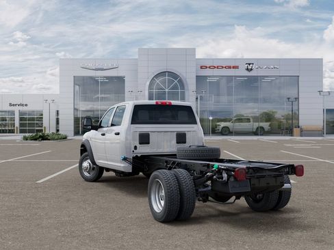 New 2026 RAM 4500 Tradesman w/ Chrome Appearance Group AWD/4WD image 3