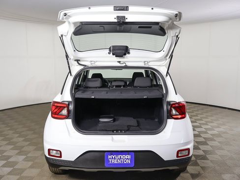 Used 2020 Hyundai Venue SE image 12